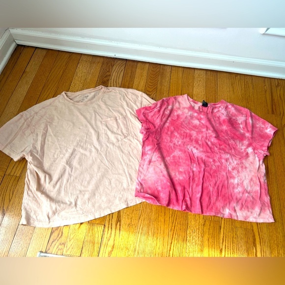 Bundle of 2 Women’s Cropped Short Sleeve Tees Pink and Tie-Dye T-Shirts Size M/L - Picture 1 of 6